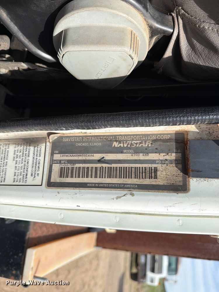 image for item FK0229 1998 International 4700 utility / service truck