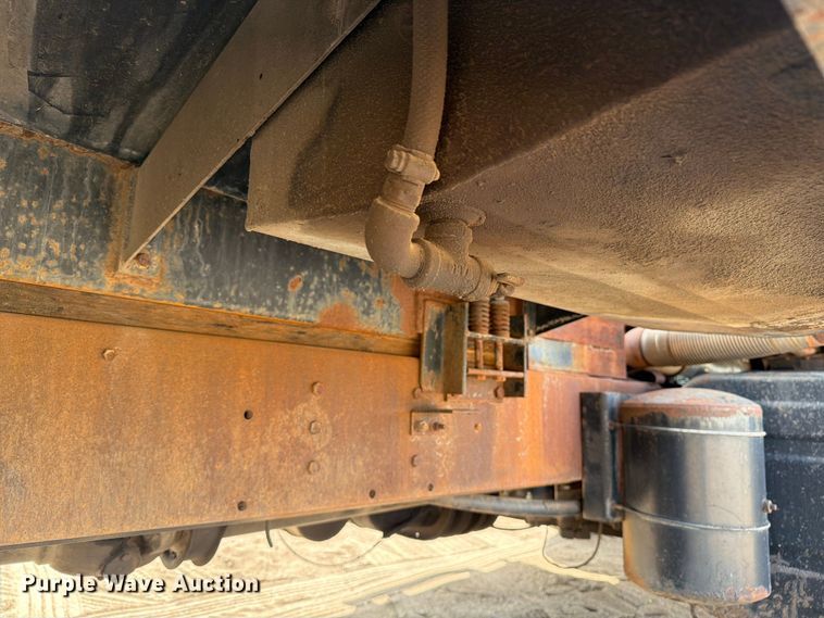 image for item FK0230 1984 International 2575 tank truck