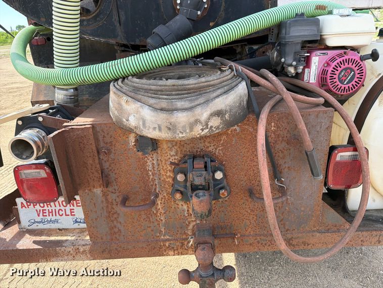 image for item FK0230 1984 International 2575 tank truck
