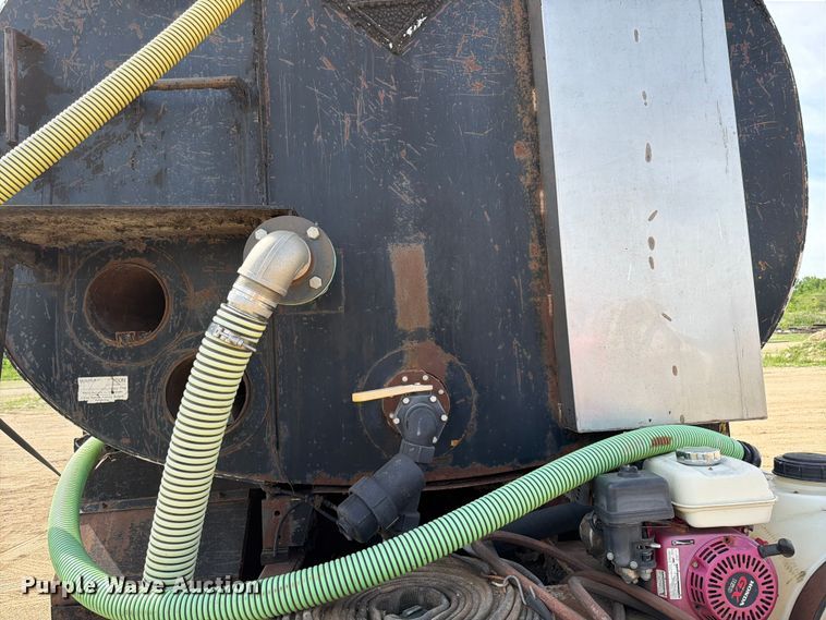 image for item FK0230 1984 International 2575 tank truck