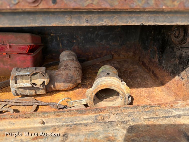 image for item FK0230 1984 International 2575 tank truck