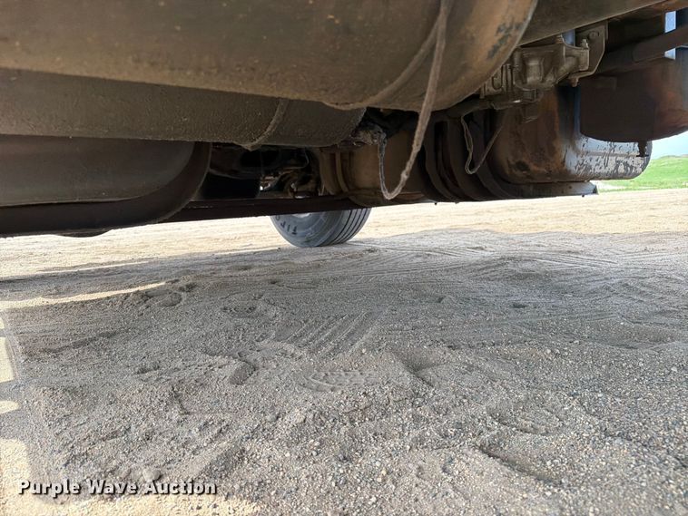 image for item FK0230 1984 International 2575 tank truck