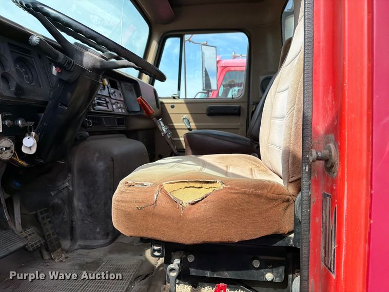 image for item FK0230 1984 International 2575 tank truck
