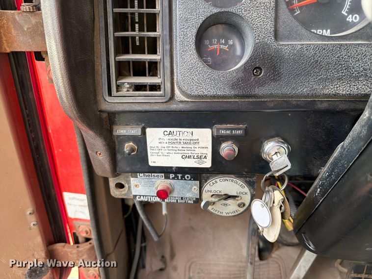 image for item FK0230 1984 International 2575 tank truck