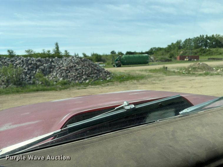 image for item FK0230 1984 International 2575 tank truck