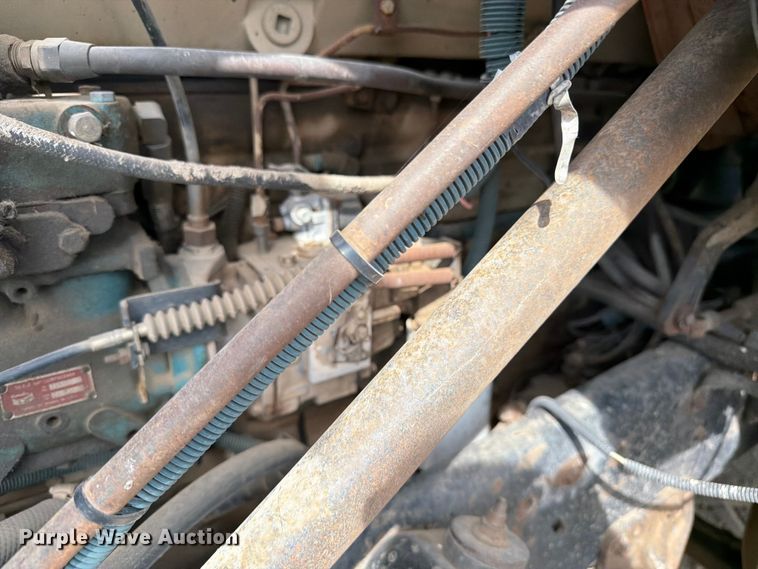 image for item FK0230 1984 International 2575 tank truck