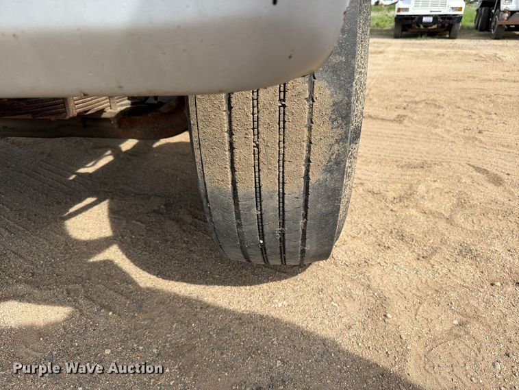 image for item FK0230 1984 International 2575 tank truck