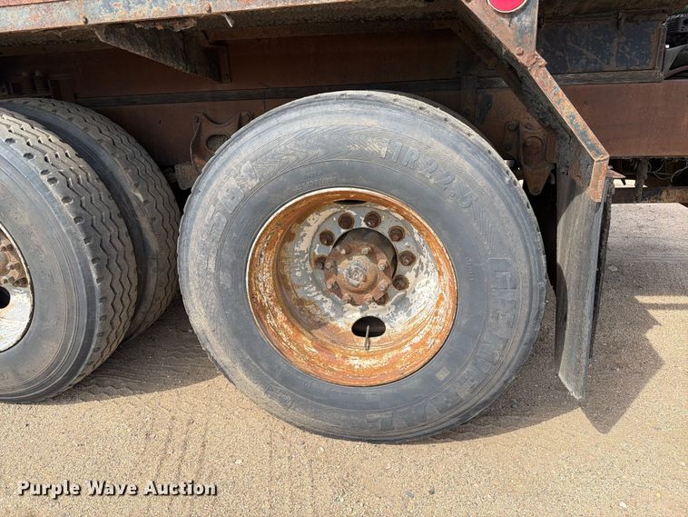 image for item FK0230 1984 International 2575 tank truck