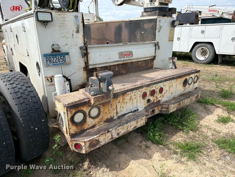 image for item FK0232 2007 International 4200 utility / service truck