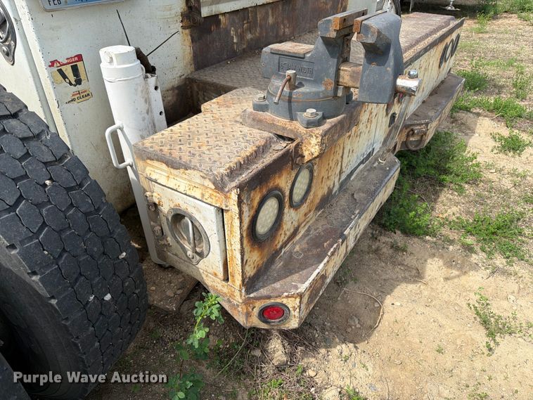 image for item FK0232 2007 International 4200 utility / service truck