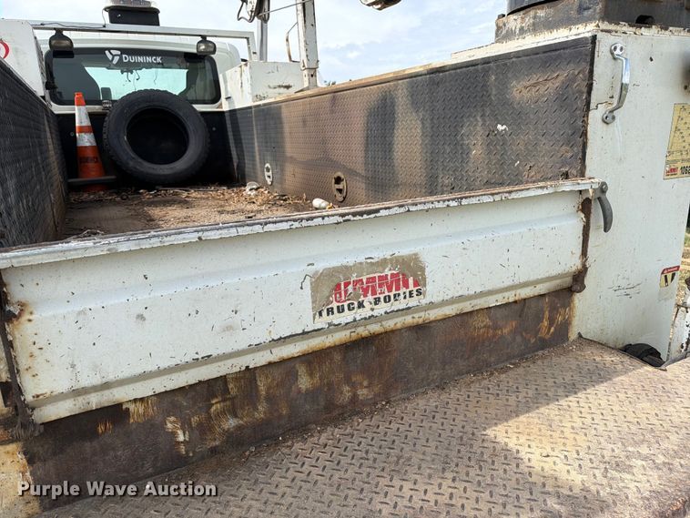 image for item FK0232 2007 International 4200 utility / service truck