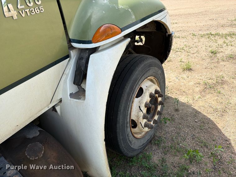 image for item FK0232 2007 International 4200 utility / service truck