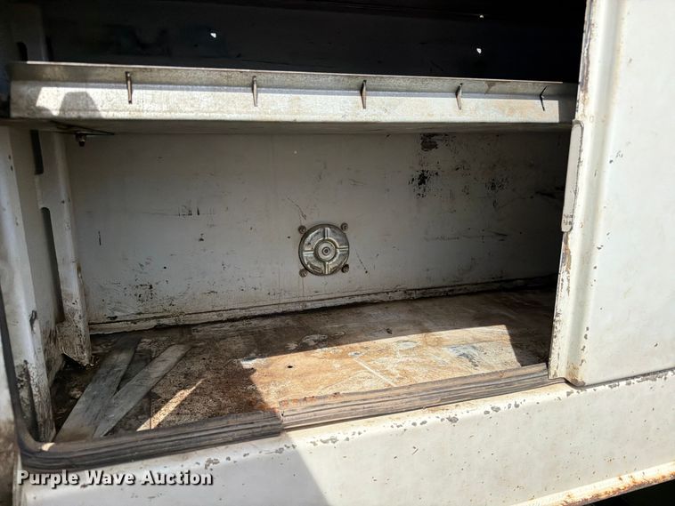 image for item FK0232 2007 International 4200 utility / service truck