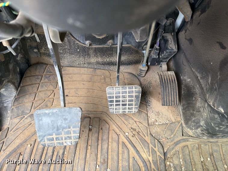 image for item FK0232 2007 International 4200 utility / service truck