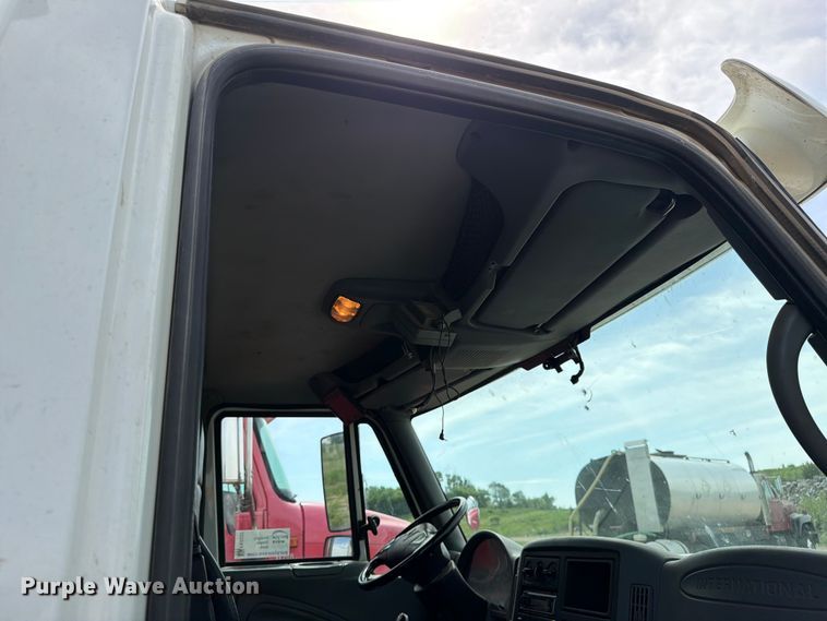 image for item FK0232 2007 International 4200 utility / service truck
