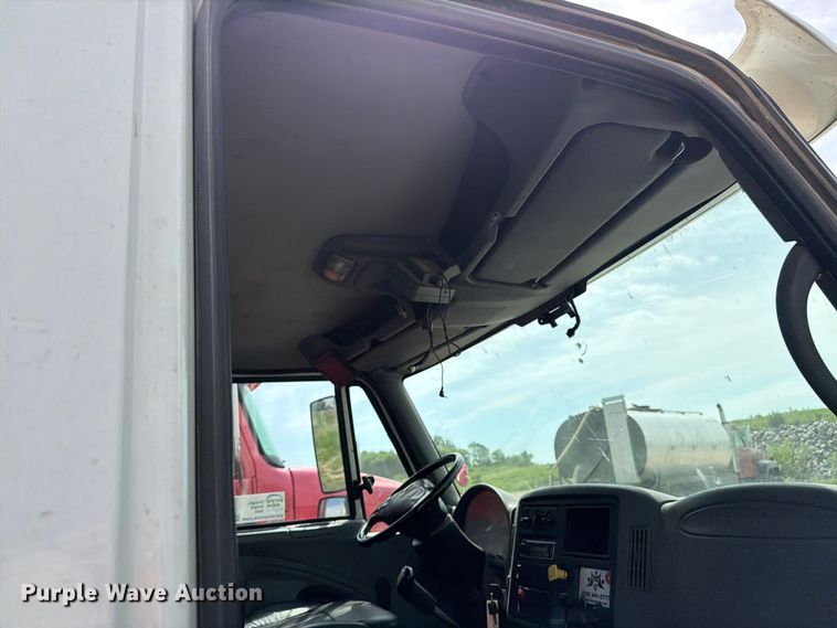 image for item FK0232 2007 International 4200 utility / service truck