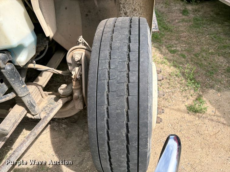 image for item FK0232 2007 International 4200 utility / service truck