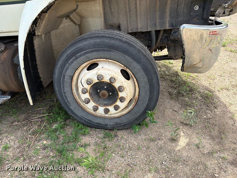 image for item FK0232 2007 International 4200 utility / service truck