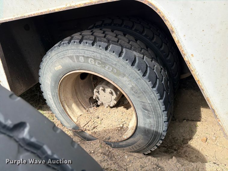 image for item FK0232 2007 International 4200 utility / service truck