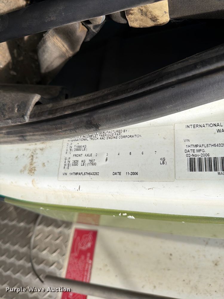 image for item FK0232 2007 International 4200 utility / service truck