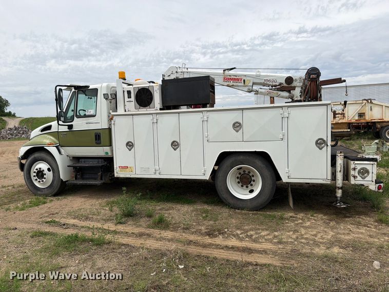 image for item FK0234 2007 International 4200 utility / service truck