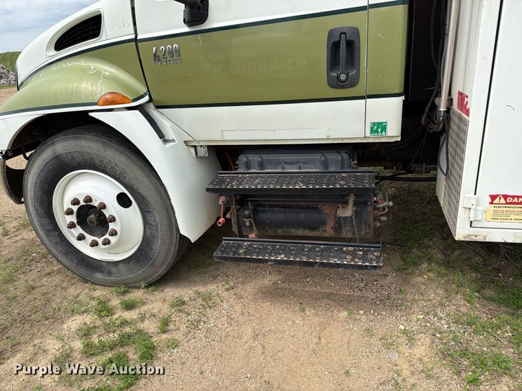 image for item FK0234 2007 International 4200 utility / service truck