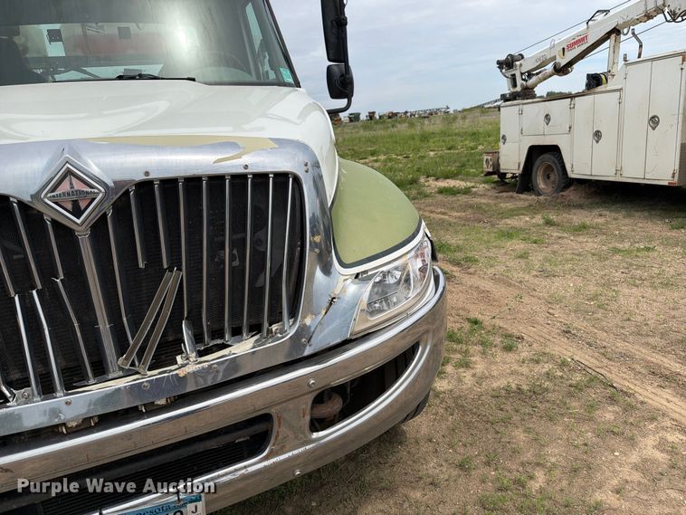 image for item FK0234 2007 International 4200 utility / service truck