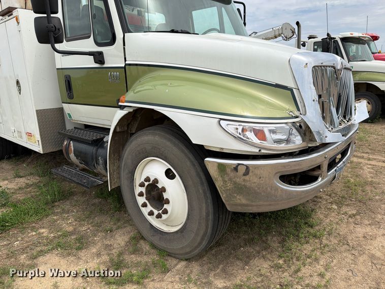 image for item FK0234 2007 International 4200 utility / service truck