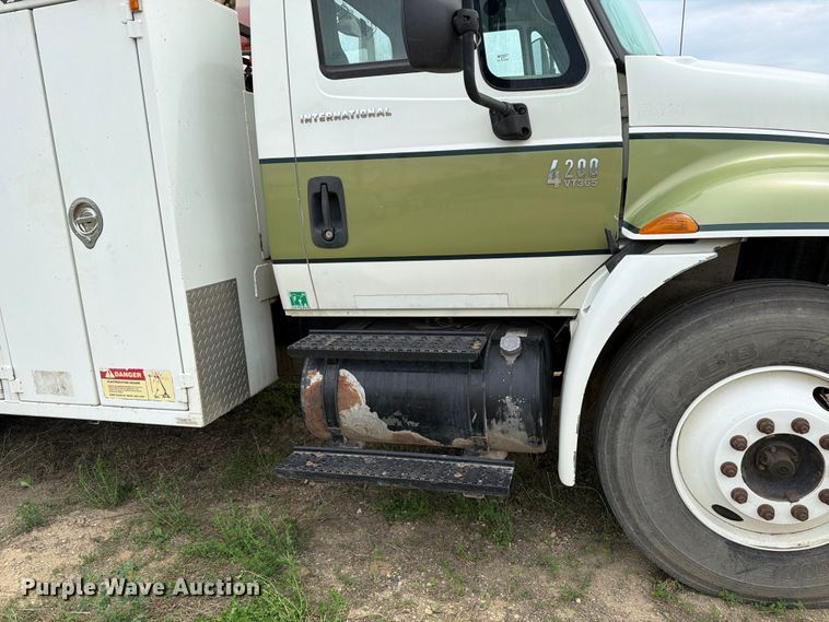 image for item FK0234 2007 International 4200 utility / service truck