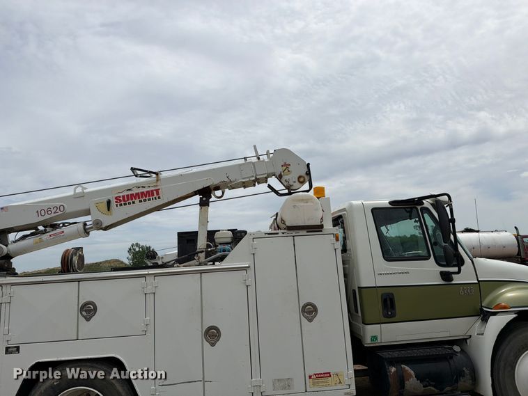 image for item FK0234 2007 International 4200 utility / service truck