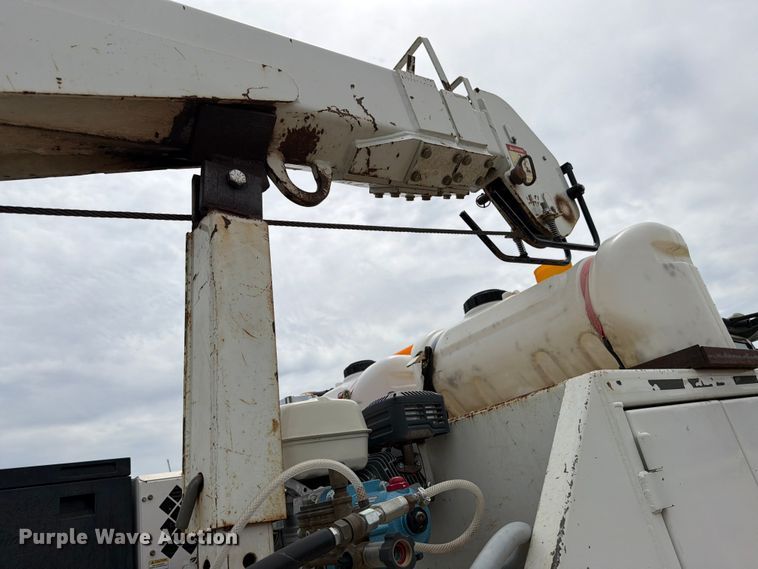 image for item FK0234 2007 International 4200 utility / service truck