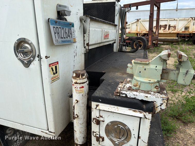 image for item FK0234 2007 International 4200 utility / service truck