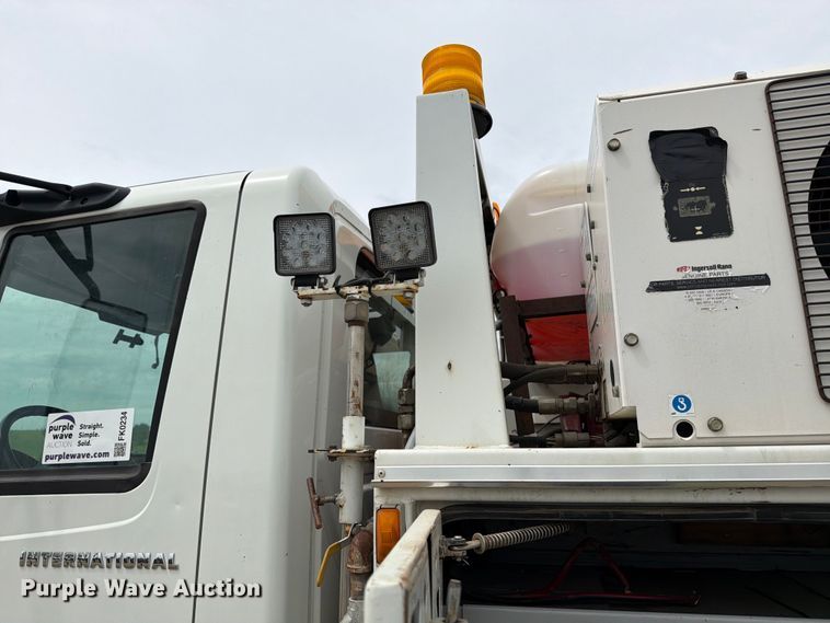 image for item FK0234 2007 International 4200 utility / service truck