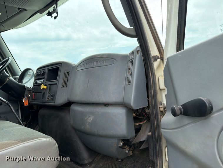 image for item FK0234 2007 International 4200 utility / service truck