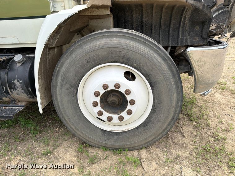 image for item FK0234 2007 International 4200 utility / service truck