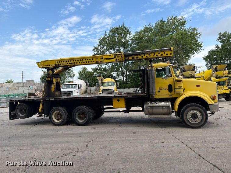 image for item FK0256 2004 Peterbilt 357 crane truck