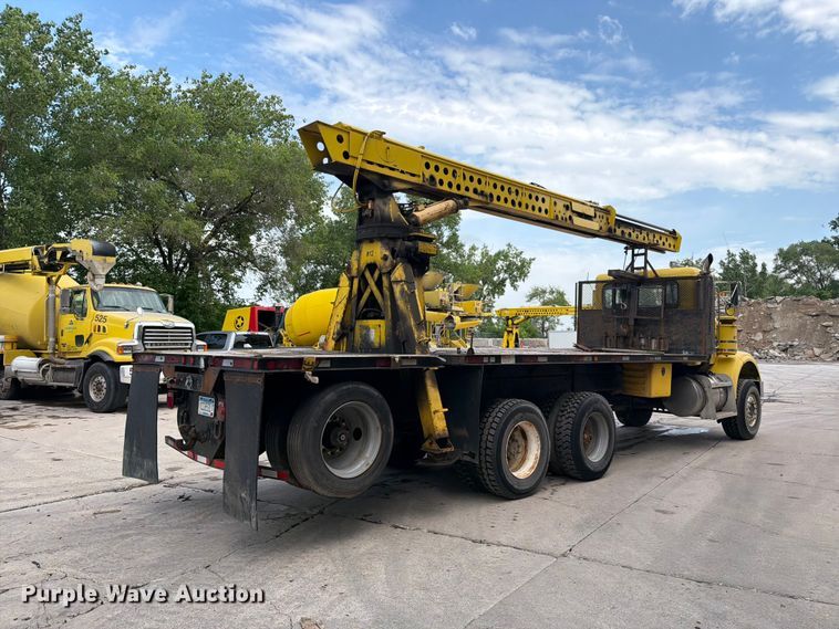image for item FK0256 2004 Peterbilt 357 crane truck