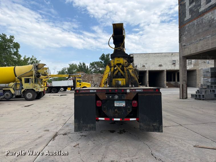 image for item FK0256 2004 Peterbilt 357 crane truck