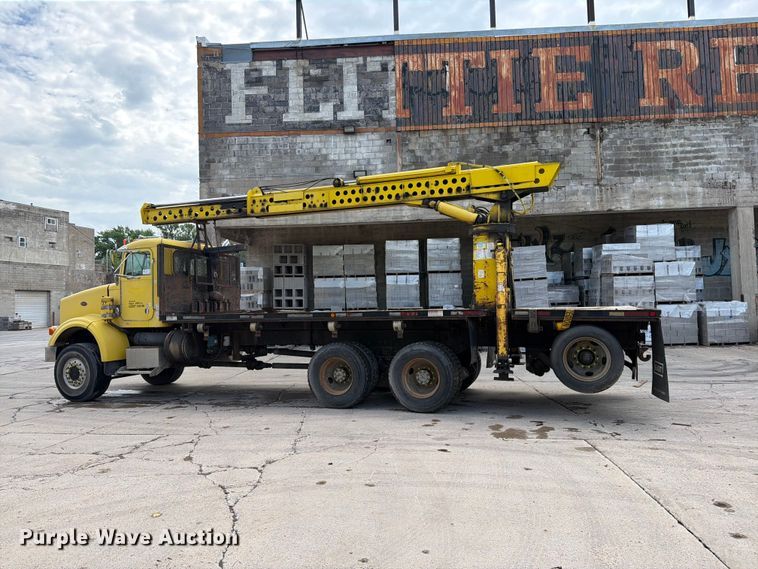 image for item FK0256 2004 Peterbilt 357 crane truck