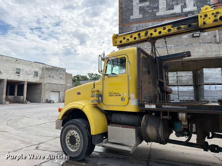 image for item FK0256 2004 Peterbilt 357 crane truck