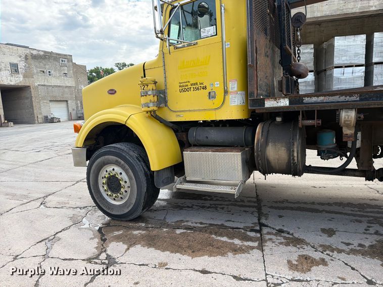 image for item FK0256 2004 Peterbilt 357 crane truck