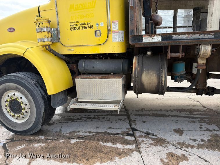 image for item FK0256 2004 Peterbilt 357 crane truck