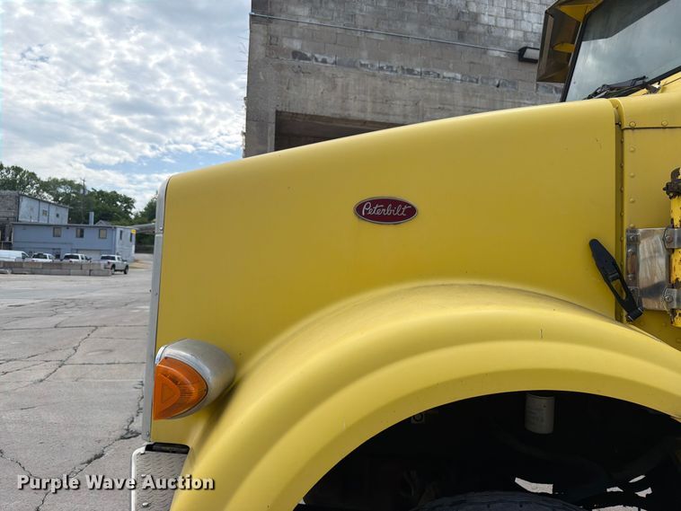 image for item FK0256 2004 Peterbilt 357 crane truck