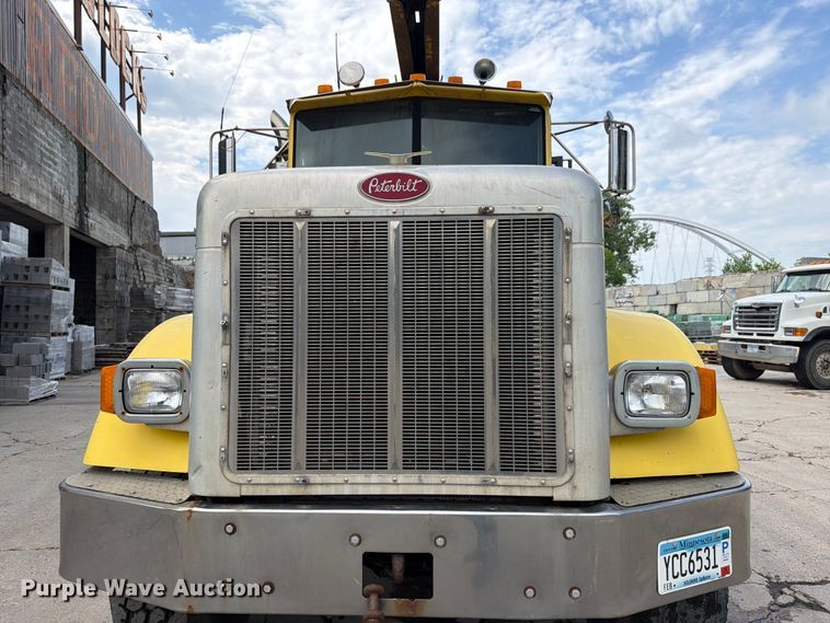 image for item FK0256 2004 Peterbilt 357 crane truck