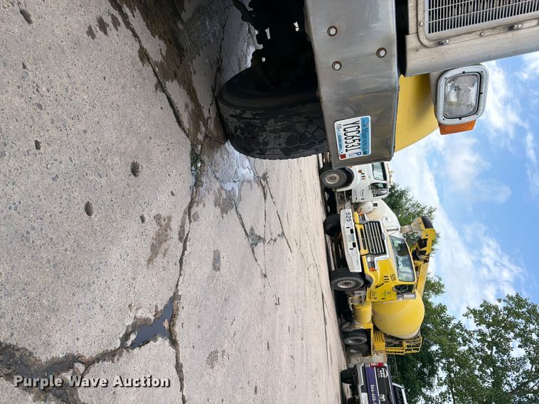 image for item FK0256 2004 Peterbilt 357 crane truck