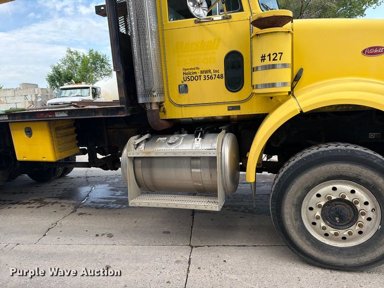 image for item FK0256 2004 Peterbilt 357 crane truck