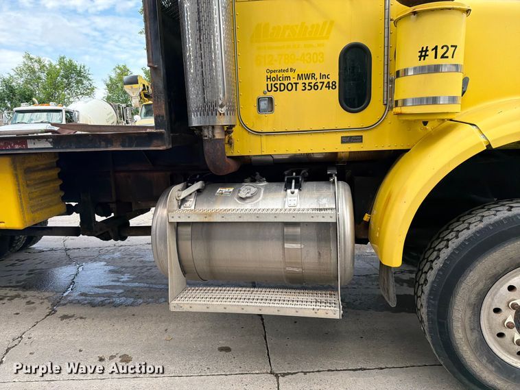 image for item FK0256 2004 Peterbilt 357 crane truck
