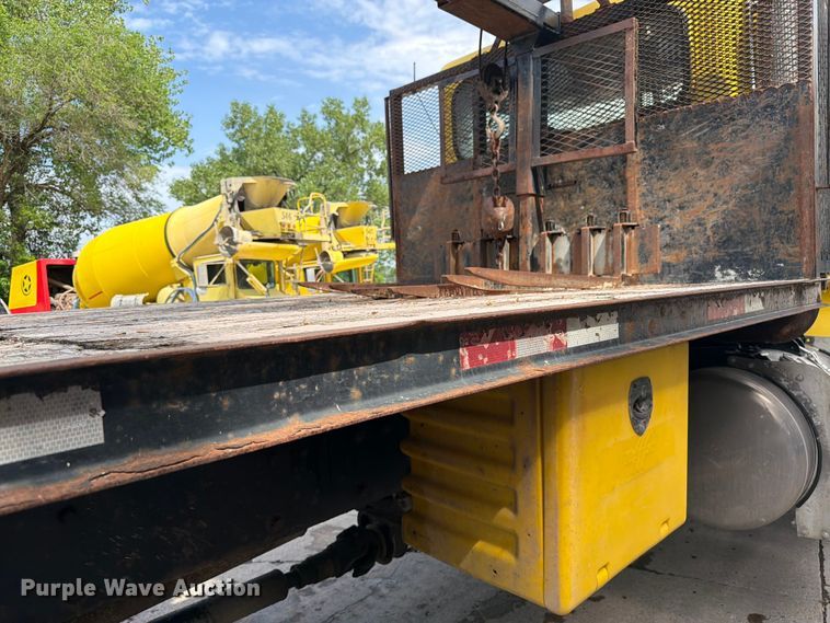 image for item FK0256 2004 Peterbilt 357 crane truck
