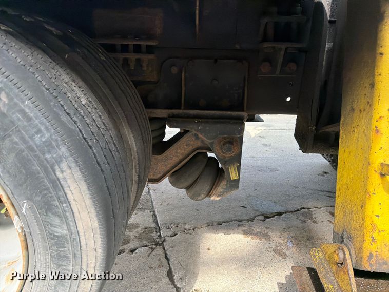 image for item FK0256 2004 Peterbilt 357 crane truck