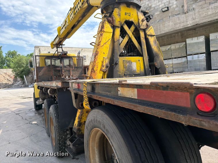 image for item FK0256 2004 Peterbilt 357 crane truck